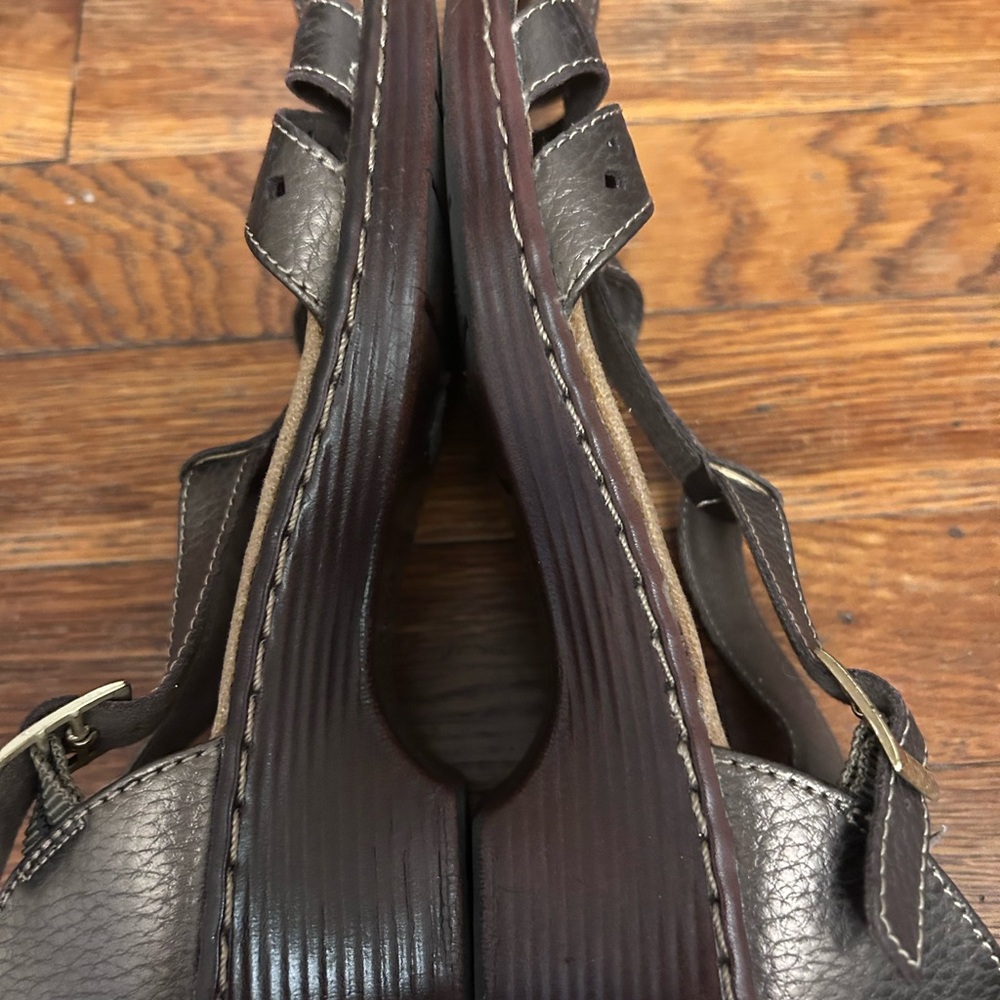 Clarks Women's Dark Brown T-Strap Sandals - Picture 4 of 8